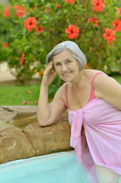 Senior woman at  vacation — Stock Photo, Image