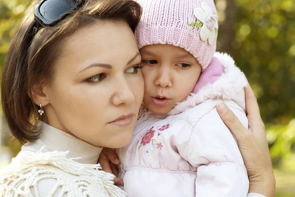 Mother and daughter outdoors — Stock Photo, Image