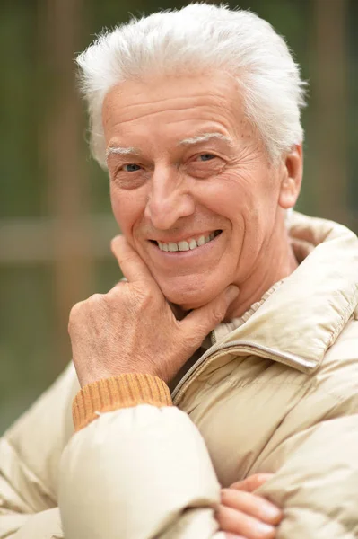 Homme âgé souriant — Photo