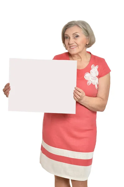 Mujer mostrando tarjeta en blanco — Foto de Stock