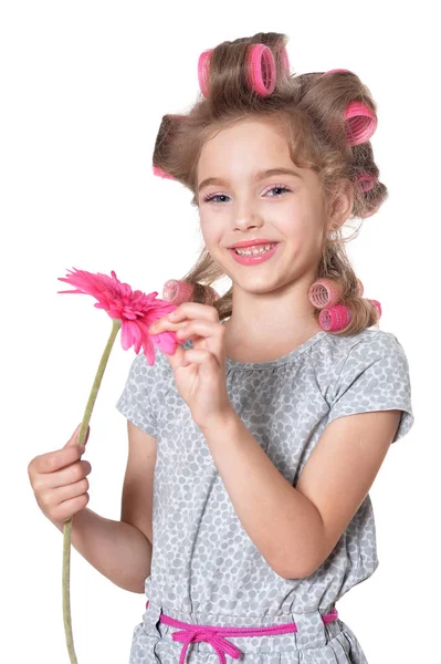 Çiçek tutan küçük tatlı kız. — Stok fotoğraf