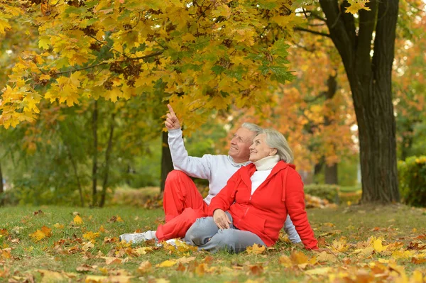 Uomo che punta con il dito — Foto Stock