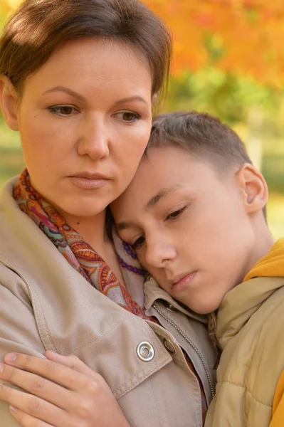 Triest moeder en zoon — Stockfoto