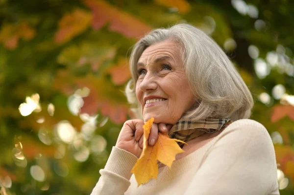 Beautiful senior woman outdoor — Stock Photo, Image