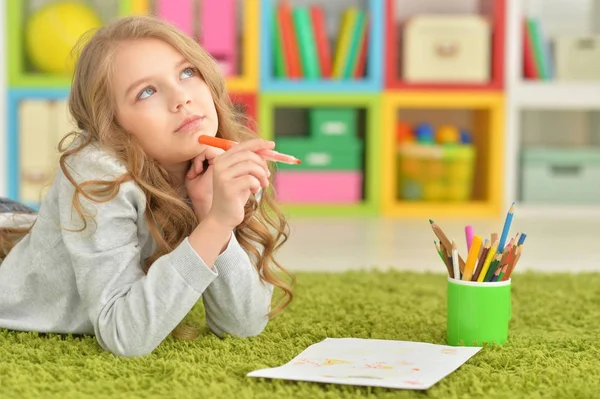 Fille dessin à la maison — Photo