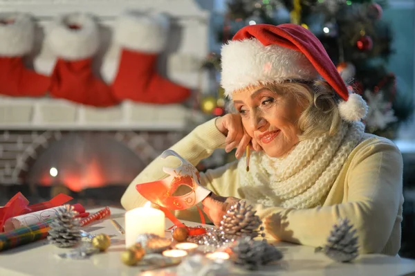 Woman preparing for Christmas — Stock Photo, Image