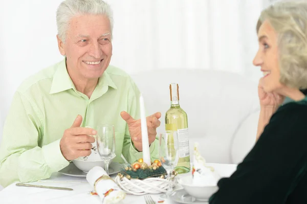 Seniors have a Christmas dinner — Stock Photo, Image