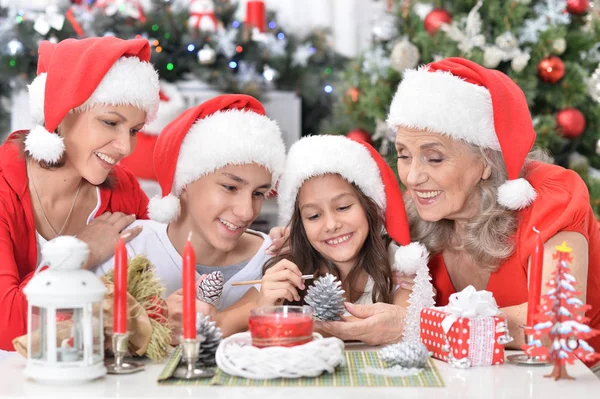 Familjen firar jul — Stockfoto