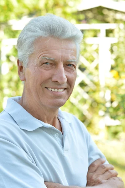 Hombre viejo sonriente — Foto de Stock