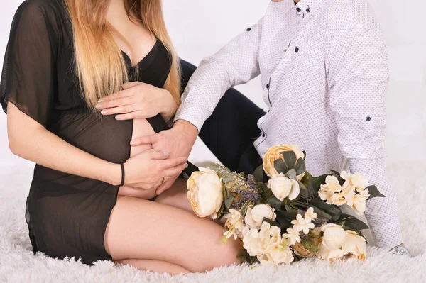 Young couple waiting for baby — Stock Photo, Image