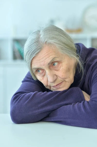 Ritratto Una Bella Donna Anziana Triste Primo Piano — Foto Stock