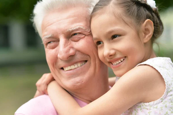 Abuelo Nieta Juntos Parque —  Fotos de Stock