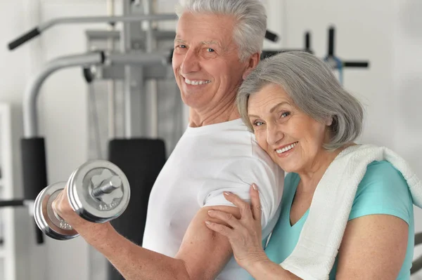 Active Smiling Senior Couple Exercising Gym — Stock Photo, Image