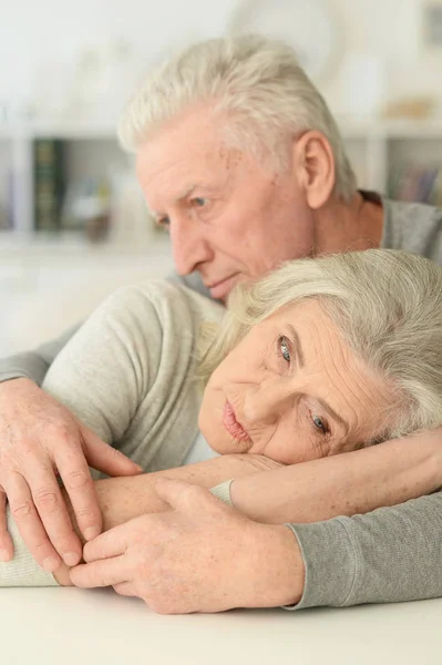 Ritratto Coppia Anziana Triste Posa — Foto Stock