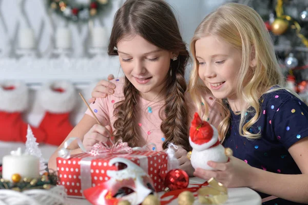 Retrato Meninas Felizes Preparando Para Natal — Fotografia de Stock