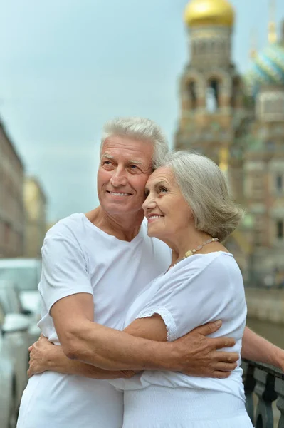 Casal Sênior Feliz Rua Cidade — Fotografia de Stock