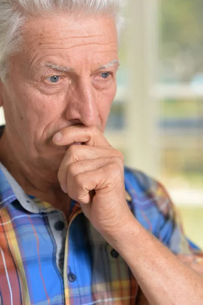 Thoughtful senior man — Stock Photo, Image