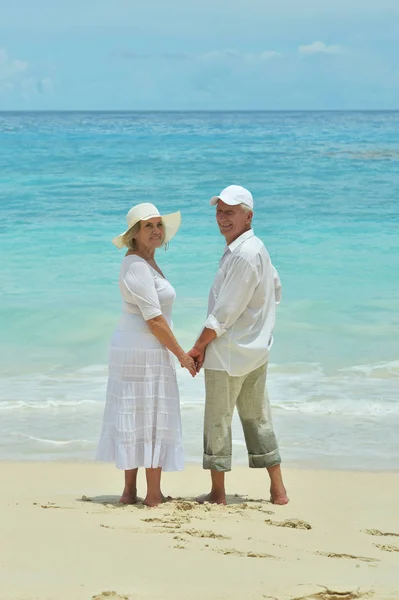Happy Elderly Couple Walking Tropical Beach — Stock Photo, Image
