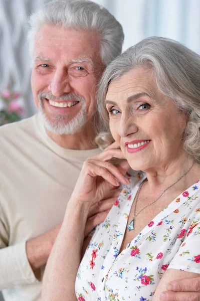Nahaufnahme Porträt Eines Glücklichen Seniorenpaares Hause — Stockfoto