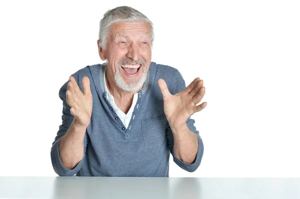 Porträt Eines Älteren Mannes Der Isoliert Tisch Auf Weißem Hintergrund — Stockfoto