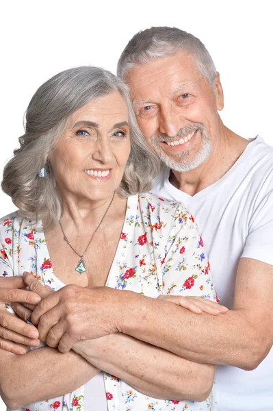 Porträt Eines Sich Umarmenden Älteren Paares Isoliert Auf Weißem Hintergrund — Stockfoto