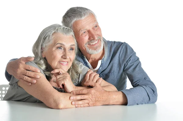 Porträtt Lyckliga Paret Sitter Vid Bord Isolerad Vit Bakgrund — Stockfoto