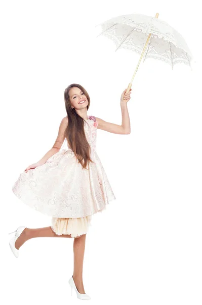 快乐的小女孩摆着雨伞 在白色背景下被隔离 — 图库照片