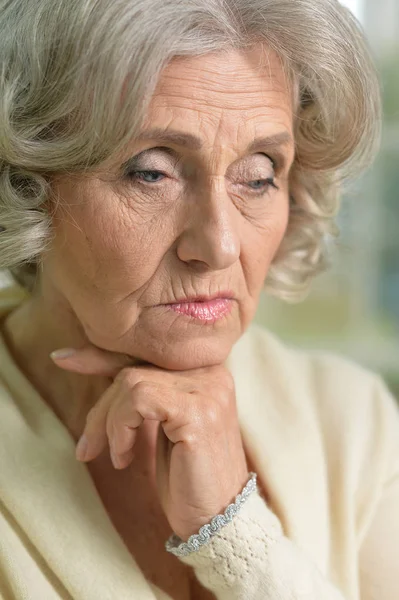 Close Portret Van Trieste Senior Vrouw — Stockfoto