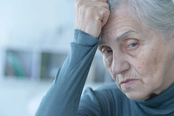 Ritratto Ravvicinato Donna Anziana Stanca — Foto Stock