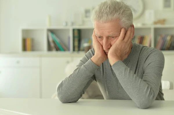 Retrato Homem Idoso Triste Casa — Fotografia de Stock