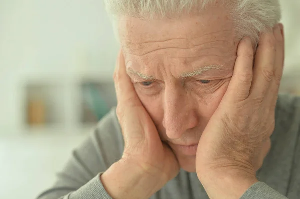 Retrato Homem Idoso Triste Casa — Fotografia de Stock