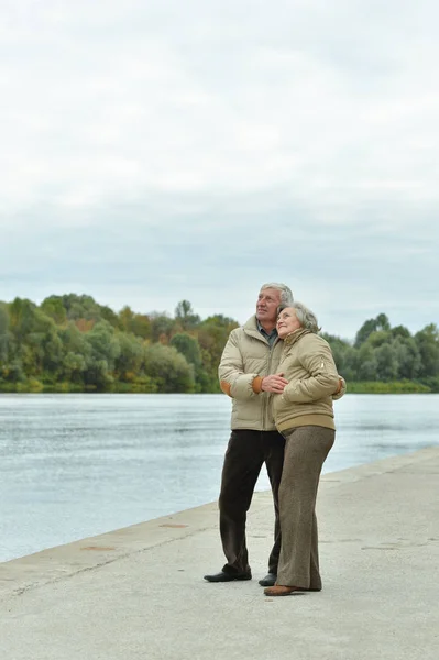 Happy Senior Couple Water Autumn Park — Stock Photo, Image