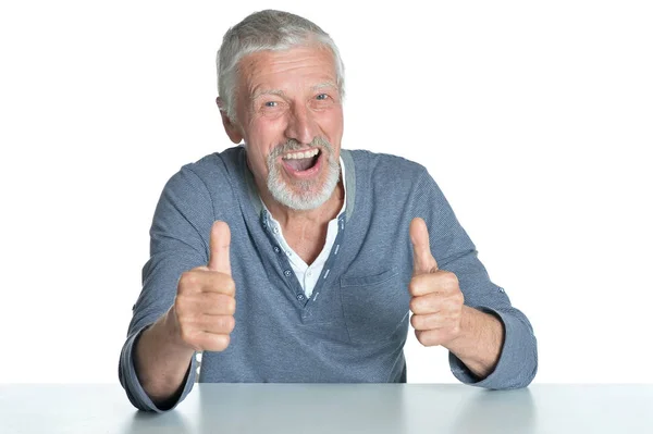Glücklicher Älterer Mann Zeigt Daumen Nach Oben Auf Weißem Hintergrund — Stockfoto