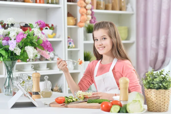 Attractive Young Girl Cooking Kitchen — Stock Photo, Image