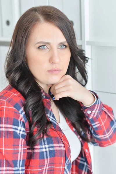 Brünette Schöne Mädchen Büroangestellte Close Portrait — Stockfoto