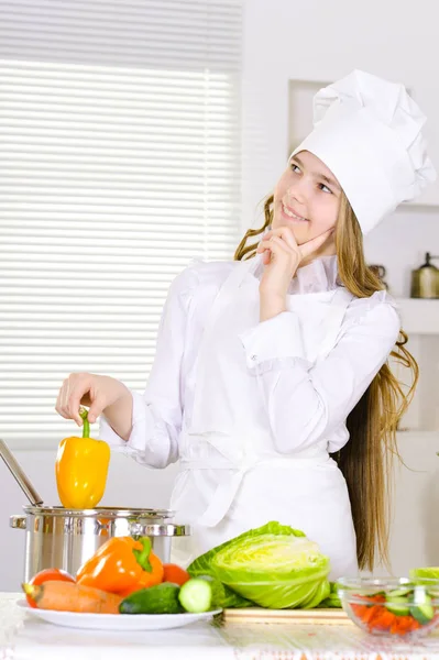 Flickan Bär Kock Uniform Matlagning Kök — Stockfoto