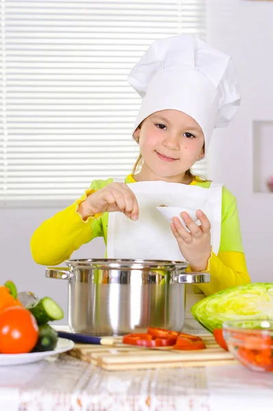 Flickan Bär Kock Uniform Matlagning Kök — Stockfoto