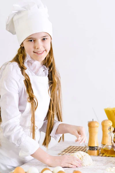 Niedliche Mädchen Backen Der Küche Hause — Stockfoto