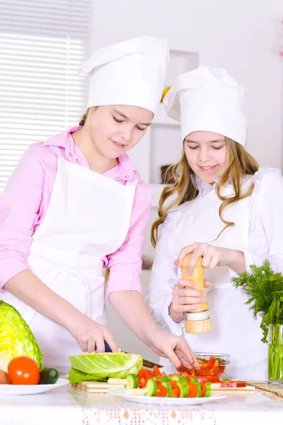 Two Cute Girls Cooking Kitchen — Stock Photo, Image