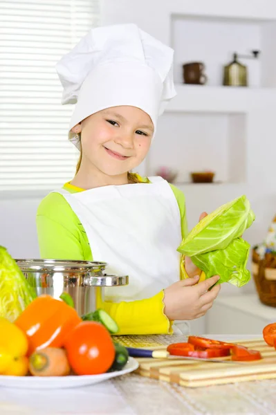 Fille Portant Chef Uniforme Cuisine Sur Cuisine — Photo