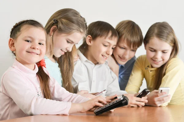 Lustige Jungen und Mädchen — Stockfoto