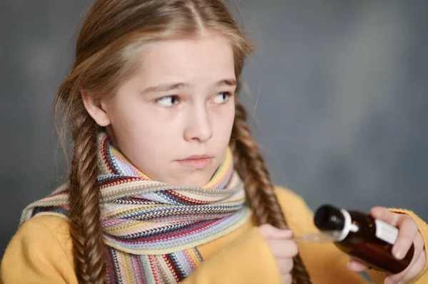 Cute little girl — Stock Photo, Image