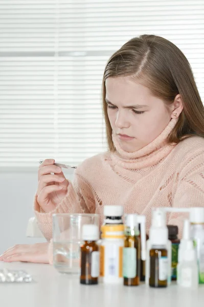 Cute little girl — Stock Photo, Image