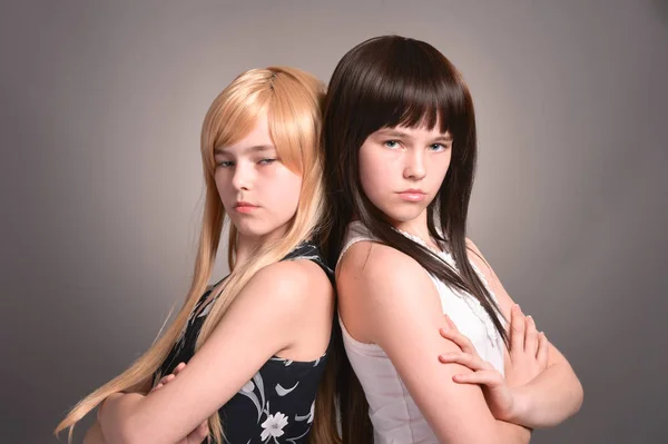 Dvě dospívající dívky — Stock fotografie