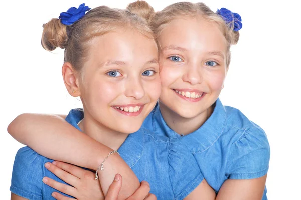 Zwei Entzückende Zwillingsschwestern Posieren Isoliert Auf Weißem Hintergrund — Stockfoto