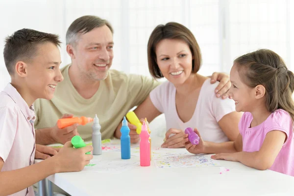 Stor Lycklig Familj Att Roligt Tillsammans Hemma — Stockfoto