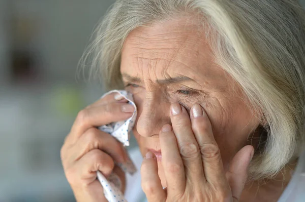 Porträt Einer Weinenden Seniorin — Stockfoto