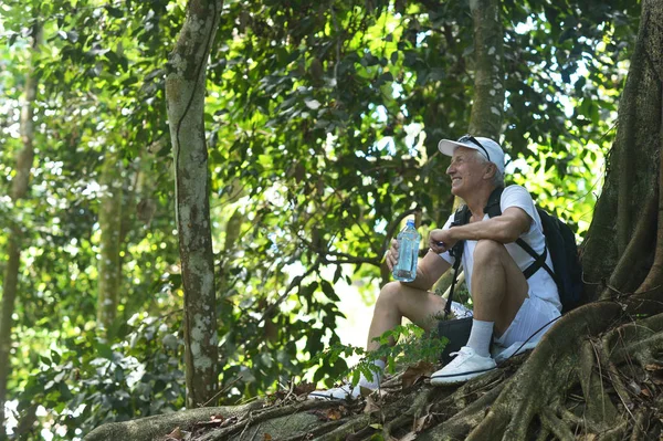 Retrato Homem Idoso Floresta Tropical — Fotografia de Stock