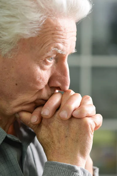 Retrato Homem Idoso Triste Casa — Fotografia de Stock