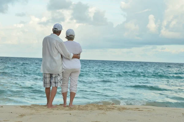 Happy Elderly Couple Resting Tropical Beach — Stock Photo, Image